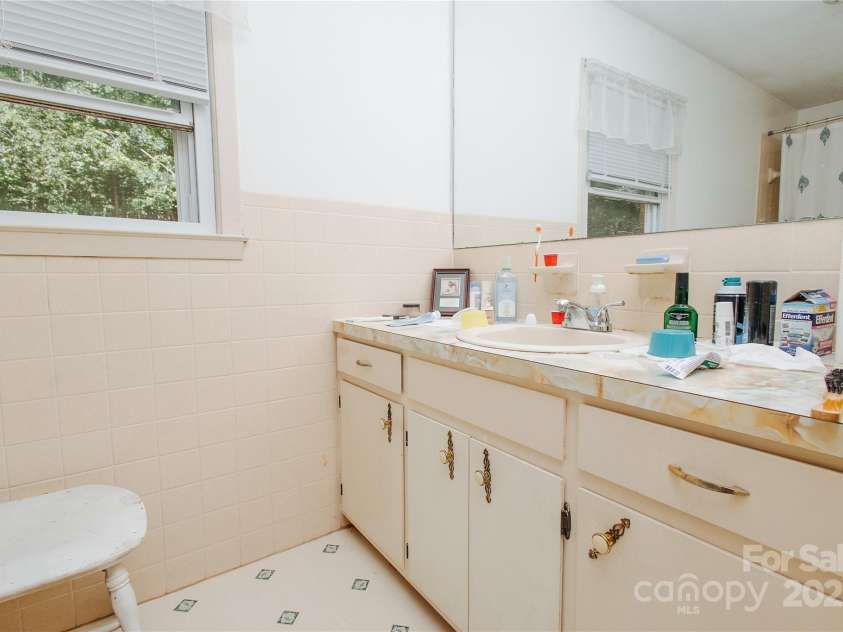 773 Peppers Creek Road, Marion, NC 28752.  MLS# CAR4260687, YatesRealty ID 16005. 