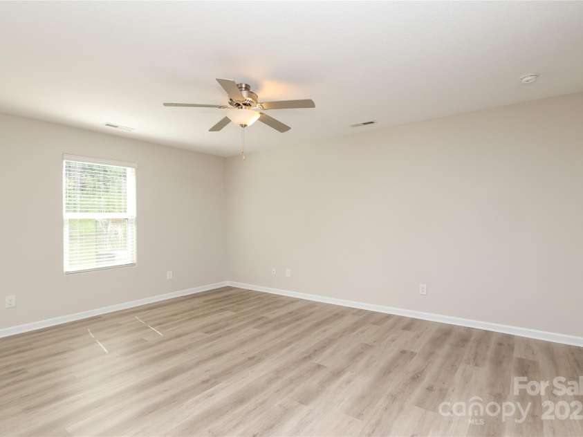 3349 Ellingford Road, Charlotte, NC 28214.  MLS# CAR4264891, YatesRealty ID 16008. 