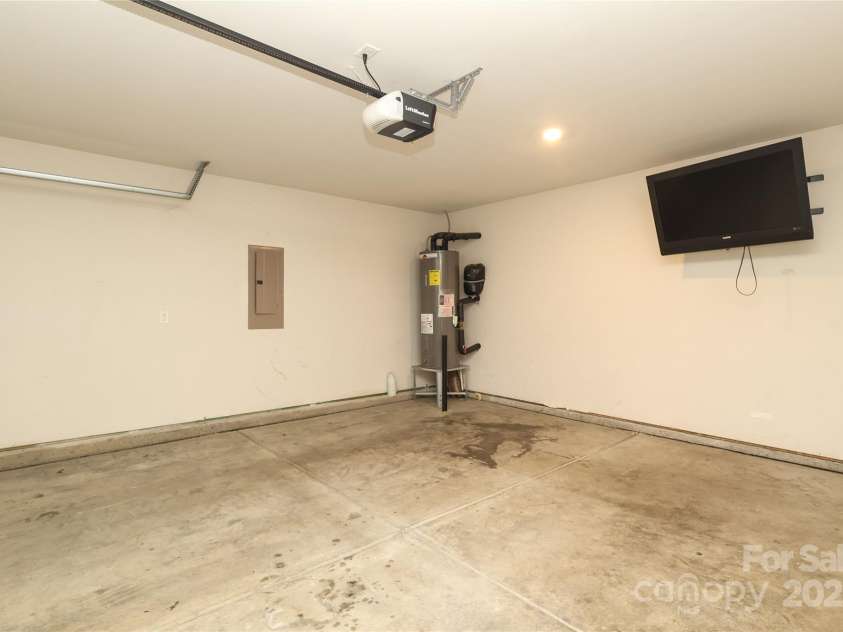 3349 Ellingford Road, Charlotte, NC 28214.  MLS# CAR4264891, YatesRealty ID 16008. 