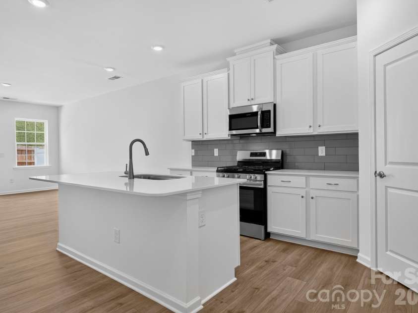 8140 McGarry Trail, Charlotte, NC 28214.  MLS# CAR4372168, YatesRealty ID 16009. 