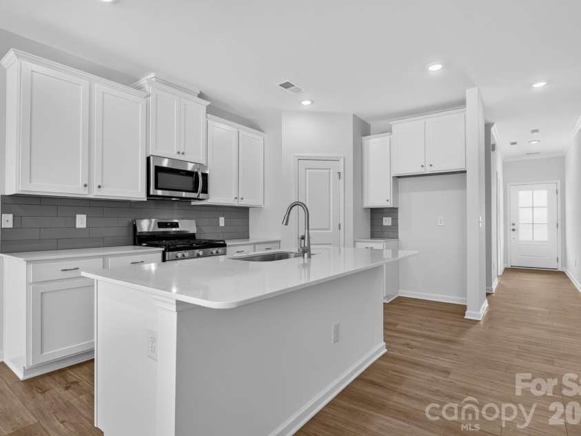 8140 McGarry Trail, Charlotte, NC 28214.  MLS# CAR4372168, YatesRealty ID 16009. 