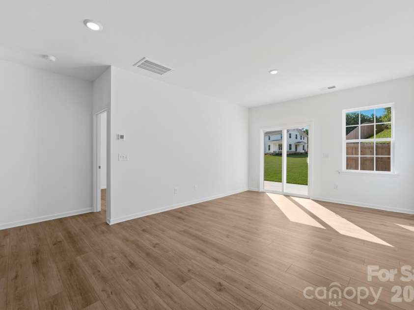 8140 McGarry Trail, Charlotte, NC 28214.  MLS# CAR4372168, YatesRealty ID 16009. 