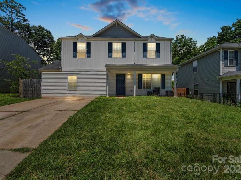 9612 Old Dowd Road, Charlotte, NC 28214.  MLS# CAR4264200, YatesRealty ID 16009. Welcome to 9612 Old Dowd Rd.