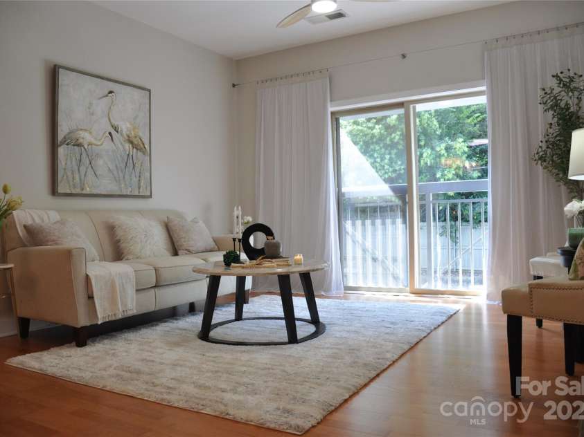 630 Calvert Street, Charlotte, NC 28208.  MLS# CAR4272106, YatesRealty ID 16010. 