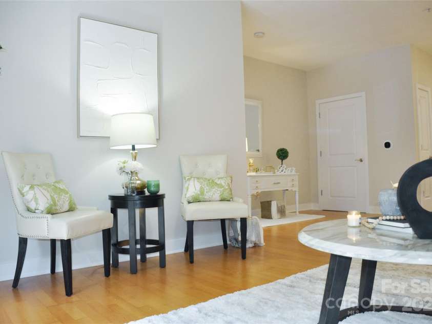 630 Calvert Street, Charlotte, NC 28208.  MLS# CAR4272106, YatesRealty ID 16010. 