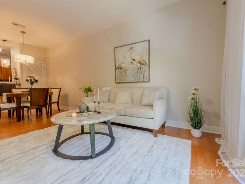 630 Calvert Street, Charlotte, NC 28208.  MLS# CAR4272106, YatesRealty ID 16010. 