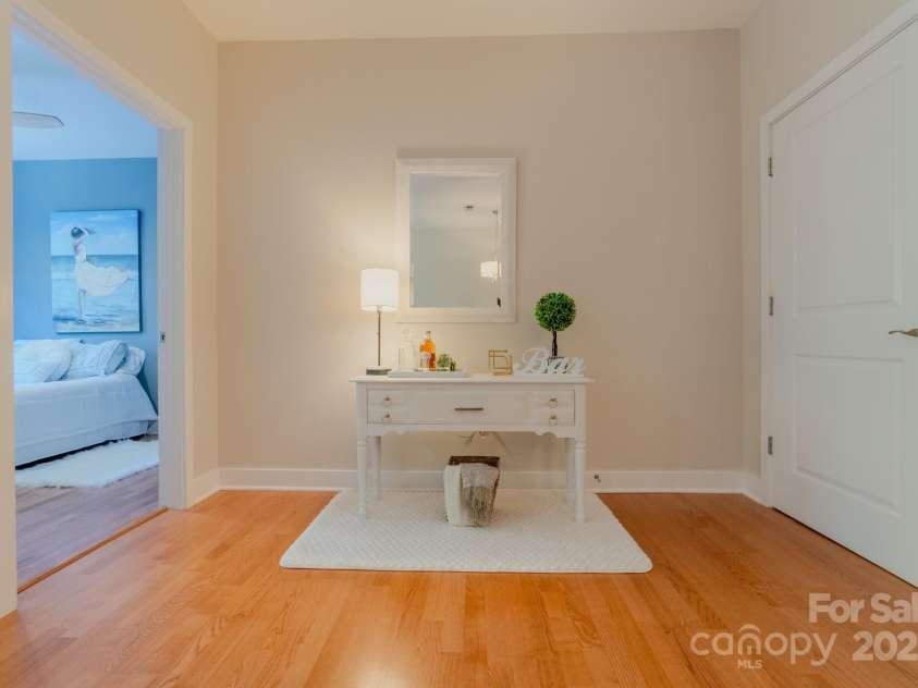 630 Calvert Street, Charlotte, NC 28208.  MLS# CAR4272106, YatesRealty ID 16010. 