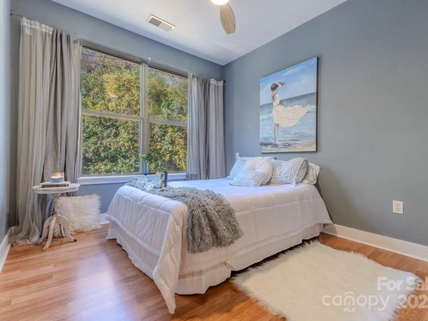 630 Calvert Street, Charlotte, NC 28208.  MLS# CAR4272106, YatesRealty ID 16010. 