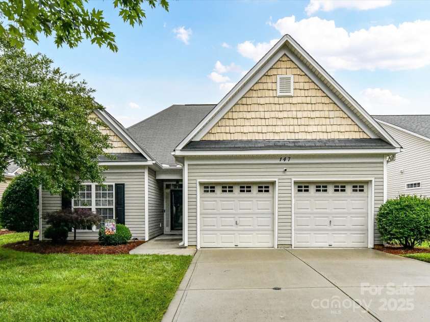 147 Wren Hill Drive, Mooresville, NC 28115.  MLS# CAR4265313, YatesRealty ID 16011. 