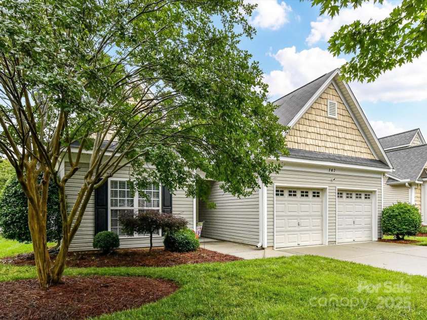 147 Wren Hill Drive, Mooresville, NC 28115.  MLS# CAR4265313, YatesRealty ID 16011. 