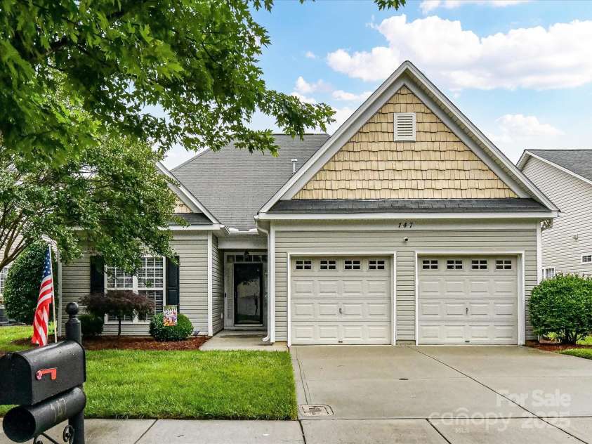 147 Wren Hill Drive, Mooresville, NC 28115.  MLS# CAR4265313, YatesRealty ID 16011. 