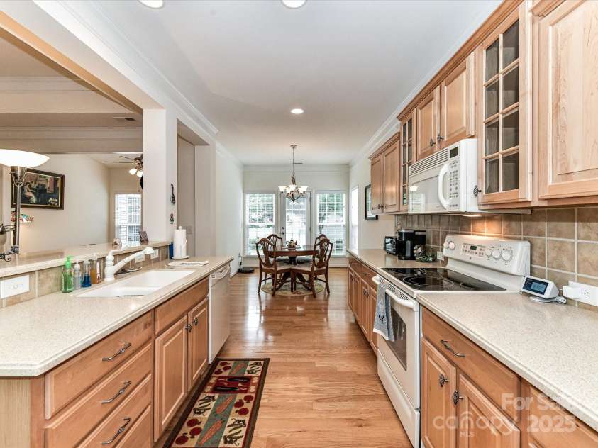 147 Wren Hill Drive, Mooresville, NC 28115.  MLS# CAR4265313, YatesRealty ID 16011. 