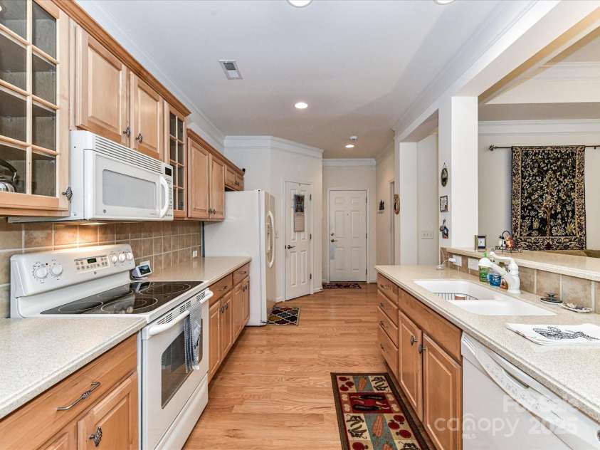147 Wren Hill Drive, Mooresville, NC 28115.  MLS# CAR4265313, YatesRealty ID 16011. 