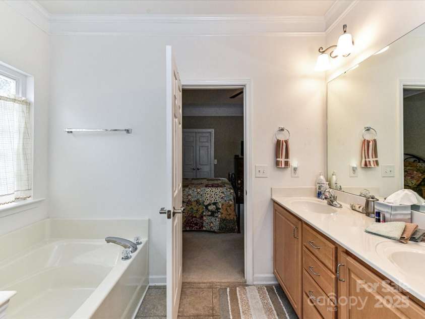 147 Wren Hill Drive, Mooresville, NC 28115.  MLS# CAR4265313, YatesRealty ID 16011. 