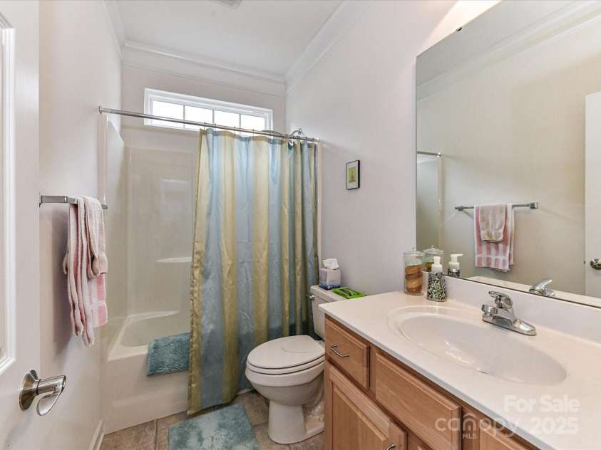 147 Wren Hill Drive, Mooresville, NC 28115.  MLS# CAR4265313, YatesRealty ID 16011. 