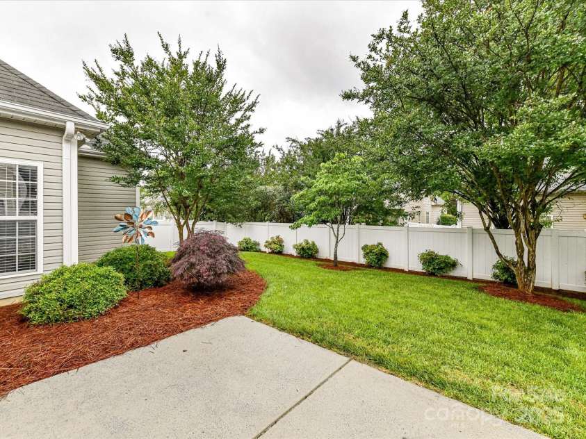147 Wren Hill Drive, Mooresville, NC 28115.  MLS# CAR4265313, YatesRealty ID 16011. 