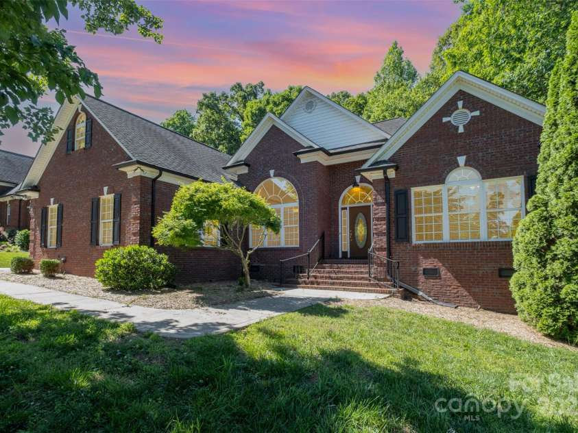 3917 Erskine Woods Drive, Bessemer City, NC 28016.  MLS# CAR4264362, YatesRealty ID 16012. 