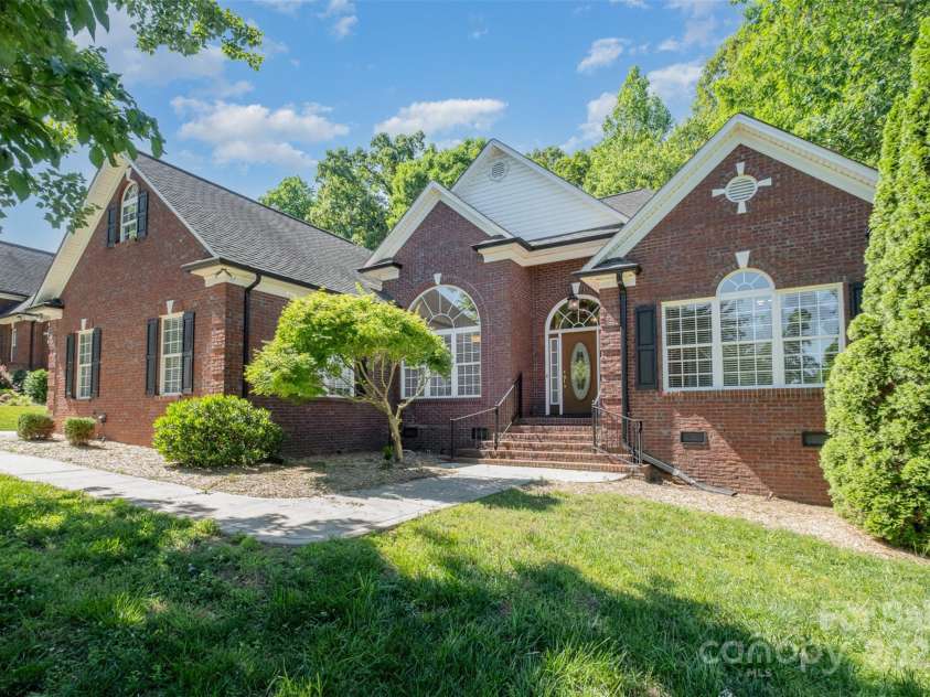 3917 Erskine Woods Drive, Bessemer City, NC 28016.  MLS# CAR4264362, YatesRealty ID 16012. 
