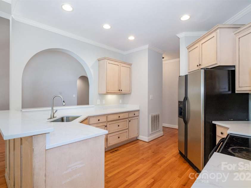 3917 Erskine Woods Drive, Bessemer City, NC 28016.  MLS# CAR4264362, YatesRealty ID 16012. 