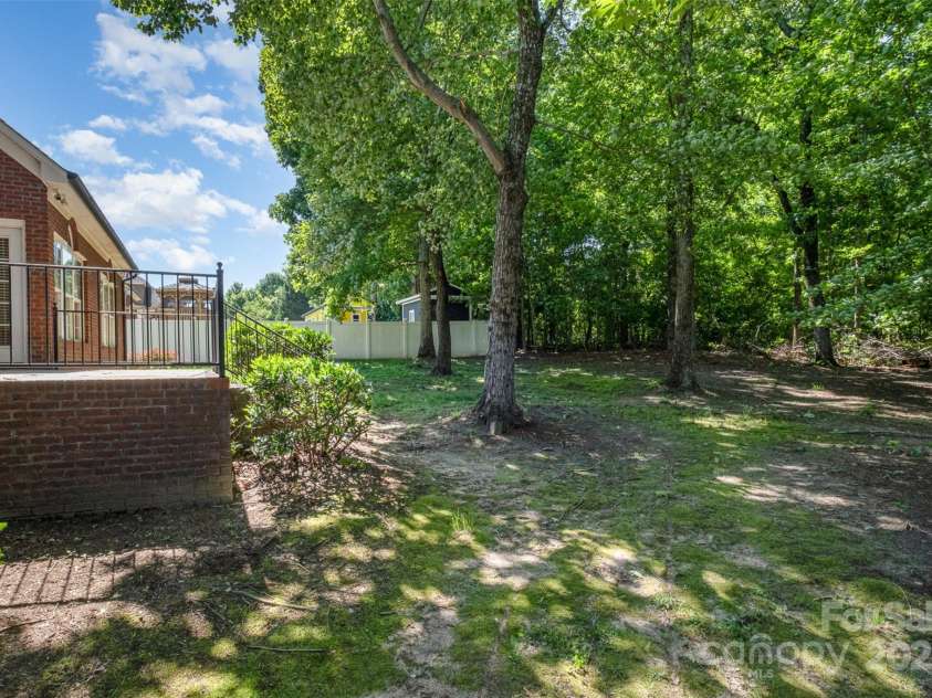 3917 Erskine Woods Drive, Bessemer City, NC 28016.  MLS# CAR4264362, YatesRealty ID 16012. 