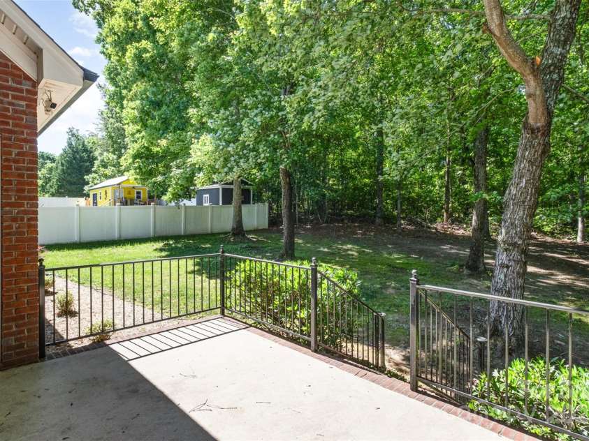 3917 Erskine Woods Drive, Bessemer City, NC 28016.  MLS# CAR4264362, YatesRealty ID 16012. Patio
