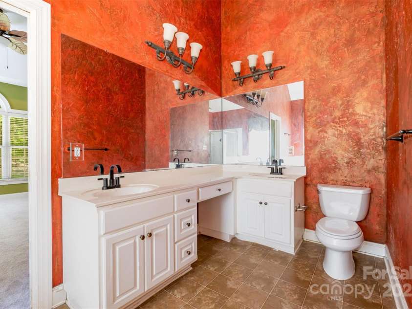 3917 Erskine Woods Drive, Bessemer City, NC 28016.  MLS# CAR4264362, YatesRealty ID 16012. Primary Bathroom