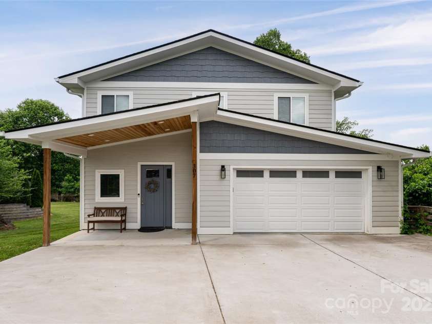 307 Hazel Mill Road, Asheville, NC 28806.  MLS# CAR4264320, YatesRealty ID 16013. 