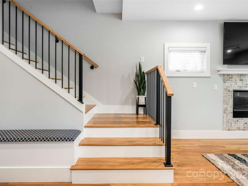 307 Hazel Mill Road, Asheville, NC 28806.  MLS# CAR4264320, YatesRealty ID 16013. 