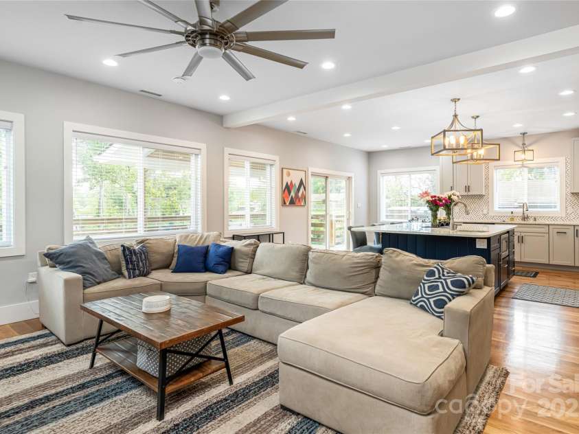 307 Hazel Mill Road, Asheville, NC 28806.  MLS# CAR4264320, YatesRealty ID 16013. 