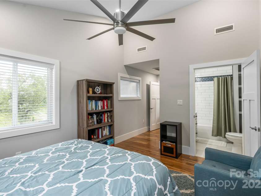 307 Hazel Mill Road, Asheville, NC 28806.  MLS# CAR4264320, YatesRealty ID 16013. 