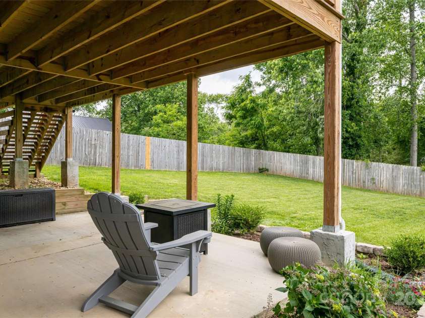 307 Hazel Mill Road, Asheville, NC 28806.  MLS# CAR4264320, YatesRealty ID 16013. 