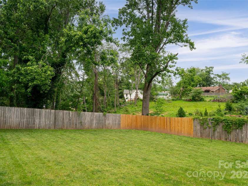 307 Hazel Mill Road, Asheville, NC 28806.  MLS# CAR4264320, YatesRealty ID 16013. 