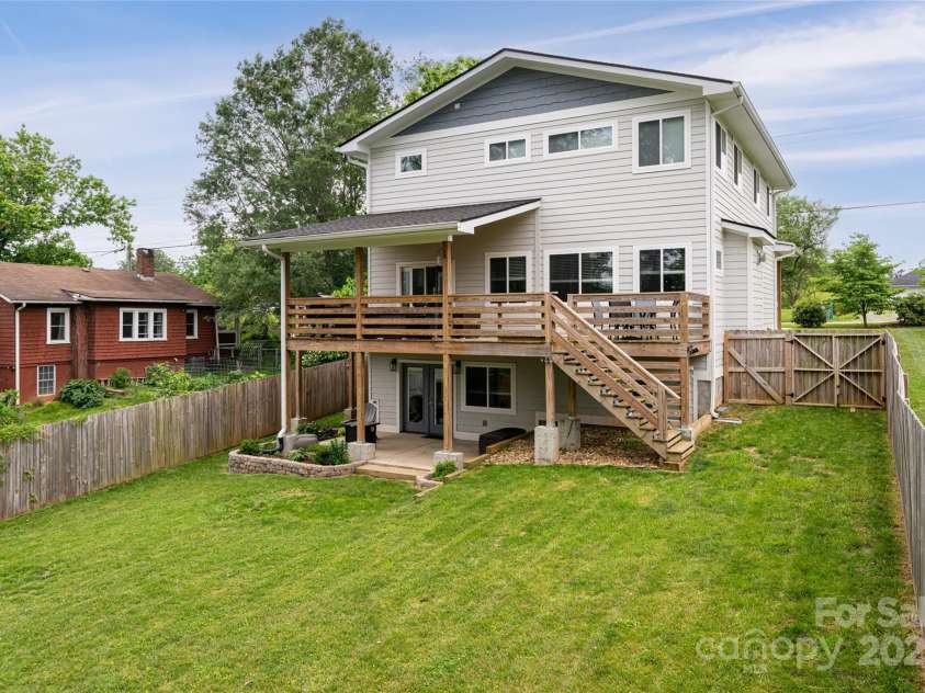 307 Hazel Mill Road, Asheville, NC 28806.  MLS# CAR4264320, YatesRealty ID 16013. 