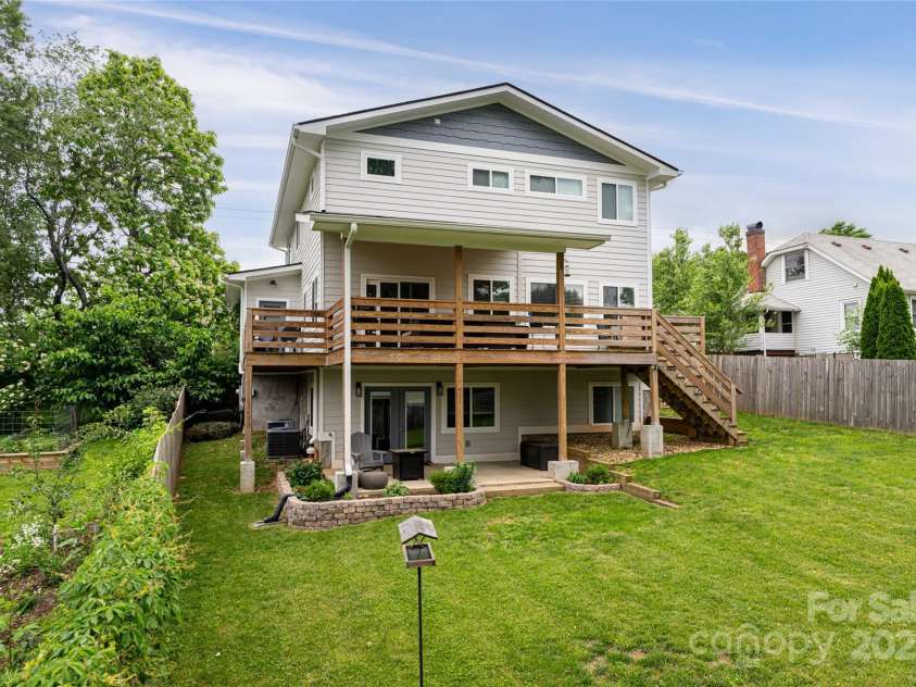 307 Hazel Mill Road, Asheville, NC 28806.  MLS# CAR4264320, YatesRealty ID 16013. 