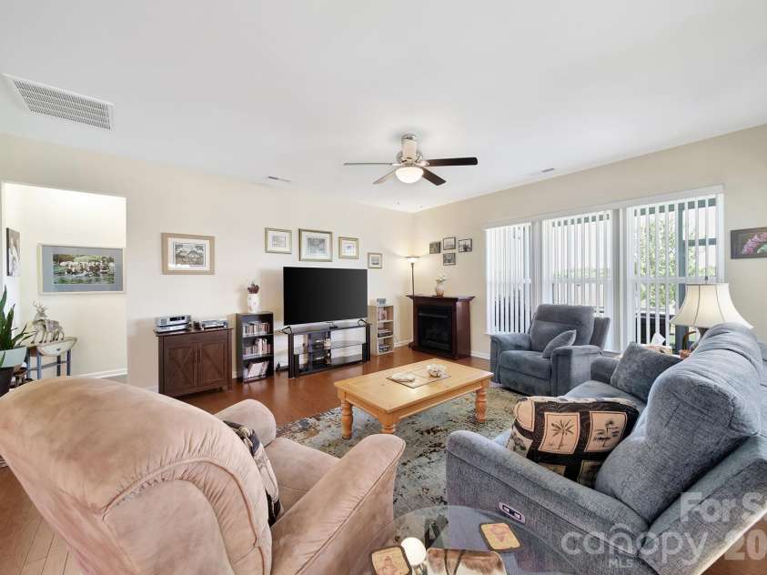 8080 Pawleys Court, Fort Mill, SC 29707.  MLS# CAR4373138, YatesRealty ID 16013. 