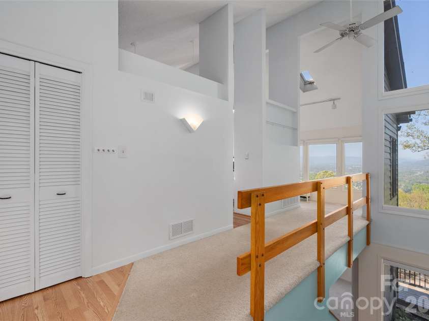 110 Crestwood Road, Asheville, NC 28804.  MLS# CAR4372619, YatesRealty ID 16015. 