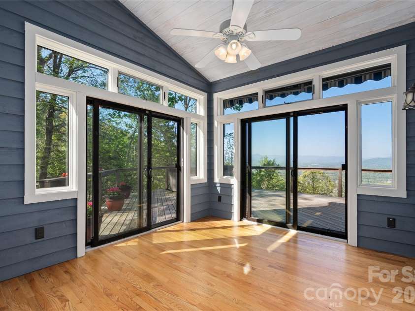 110 Crestwood Road, Asheville, NC 28804.  MLS# CAR4372619, YatesRealty ID 16015. 