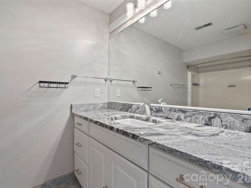 110 Crestwood Road, Asheville, NC 28804.  MLS# CAR4372619, YatesRealty ID 16015. 