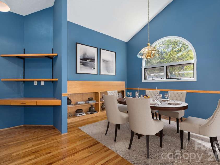 110 Crestwood Road, Asheville, NC 28804.  MLS# CAR4372619, YatesRealty ID 16015. Virtually Staged