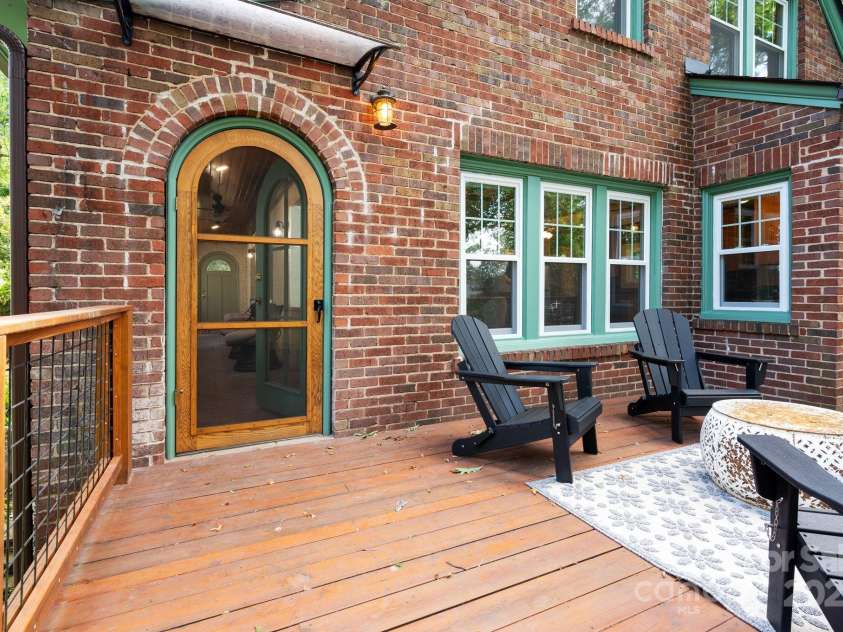 135 Tacoma Circle, Asheville, NC 28801.  MLS# CAR4259347, YatesRealty ID 16015. Arched Doorways Highlight the Stunning Design