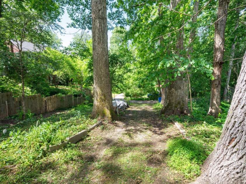 135 Tacoma Circle, Asheville, NC 28801.  MLS# CAR4259347, YatesRealty ID 16015. Driveway from Westover Alley