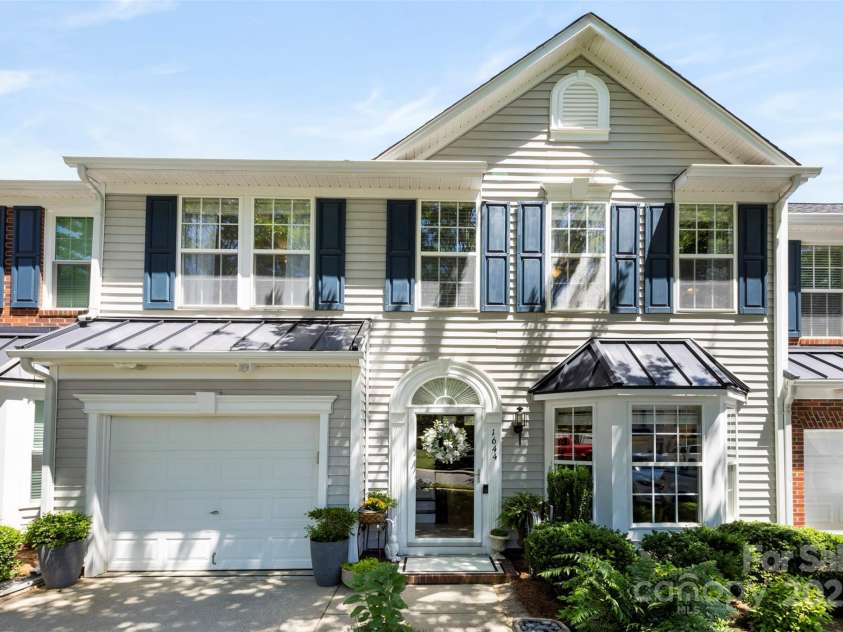 1644 Backcreek Lane, Gastonia, NC 28054.  MLS# CAR4262651, YatesRealty ID 16017. 