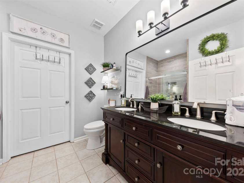 1644 Backcreek Lane, Gastonia, NC 28054.  MLS# CAR4262651, YatesRealty ID 16017. 
