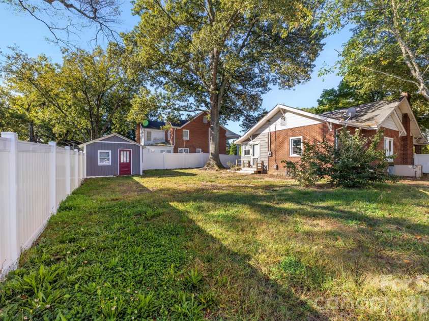 604 Pearl Avenue, Kannapolis, NC 28083.  MLS# CAR4374176, YatesRealty ID 16018. 