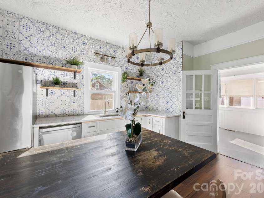 604 Pearl Avenue, Kannapolis, NC 28083.  MLS# CAR4374176, YatesRealty ID 16018. Kitchen