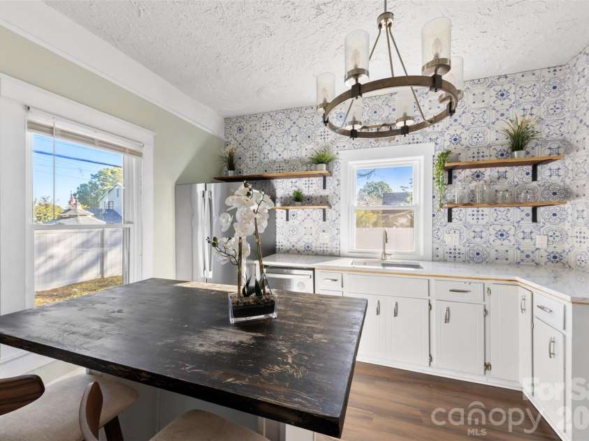 604 Pearl Avenue, Kannapolis, NC 28083.  MLS# CAR4374176, YatesRealty ID 16018. Kitchen
