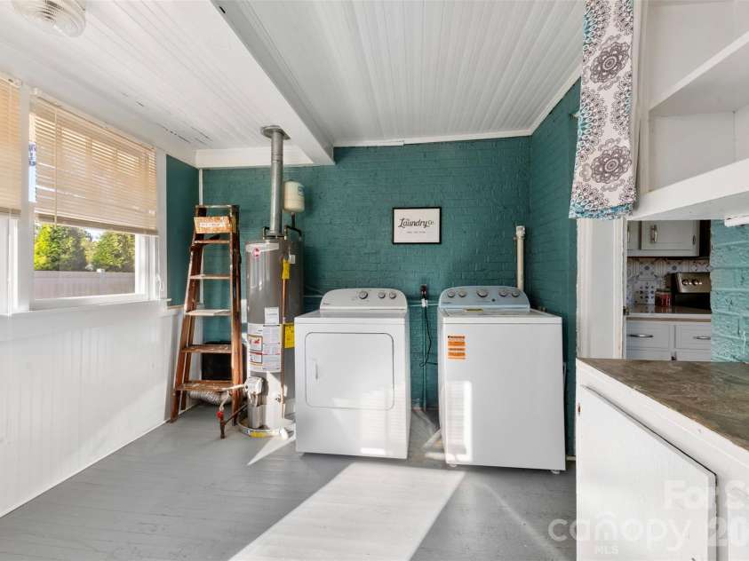 604 Pearl Avenue, Kannapolis, NC 28083.  MLS# CAR4374176, YatesRealty ID 16018. Laundry/Mud Room