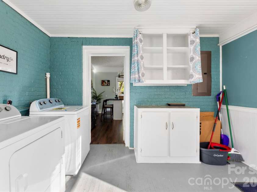 604 Pearl Avenue, Kannapolis, NC 28083.  MLS# CAR4374176, YatesRealty ID 16018. Laundry/Mud Room