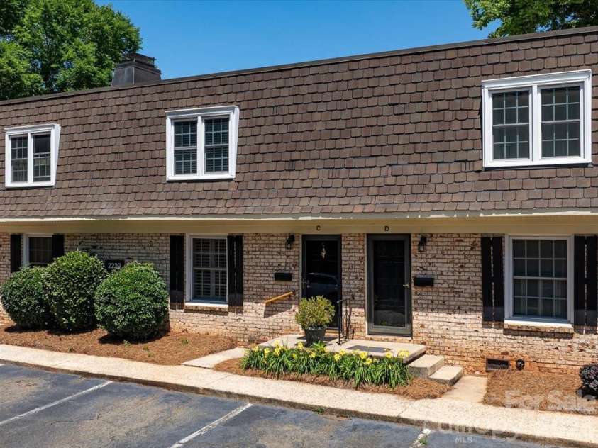 2229 Rexford Road, Charlotte, NC 28211.  MLS# CAR4390305, YatesRealty ID 1602. 
