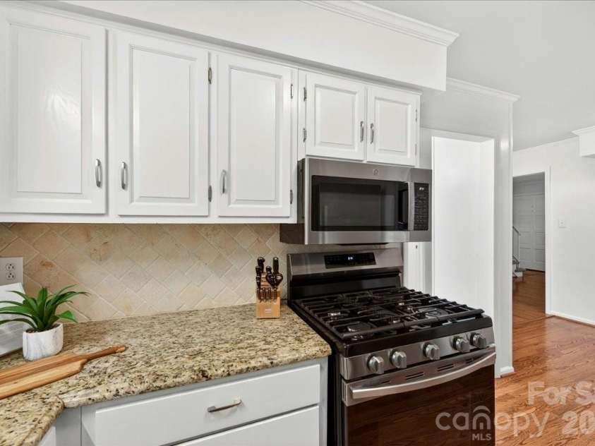 2229 Rexford Road, Charlotte, NC 28211.  MLS# CAR4390305, YatesRealty ID 1602. 